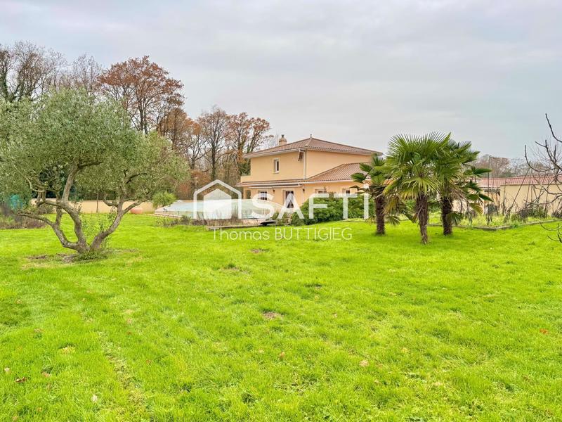 Villa - 233 m² - 8 pièces