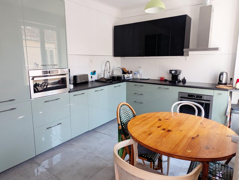 Maison - 220 m² - 9 pièces