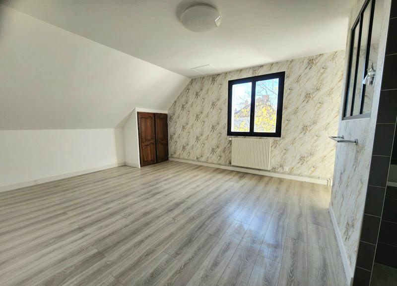 Maison traditionnelle - 194 m² - 9 pièces