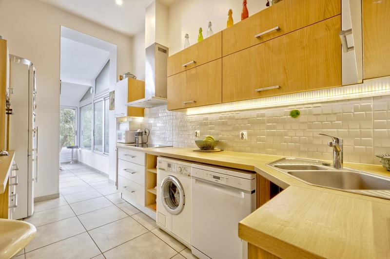 Maison - 255 m² - 10 pièces