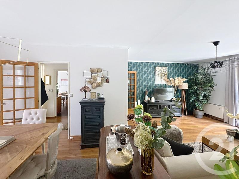 Maison - 121 m² - 6 pièces