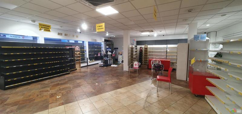 Local commercial - 390 m² - 2 pièces