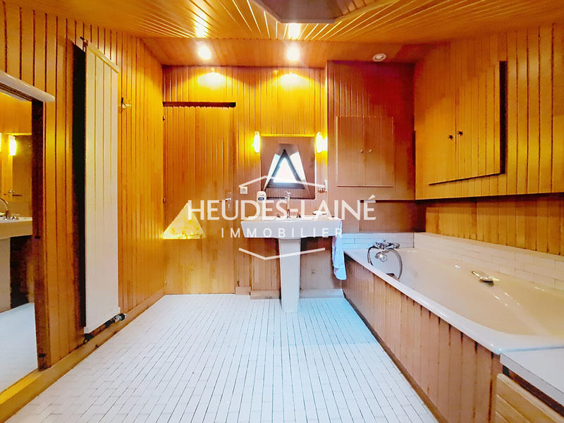 Maison - 225 m² - 7 pièces