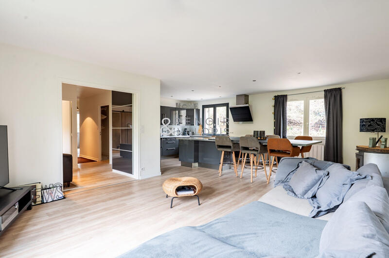 Maison - 93 m² - 5 pièces