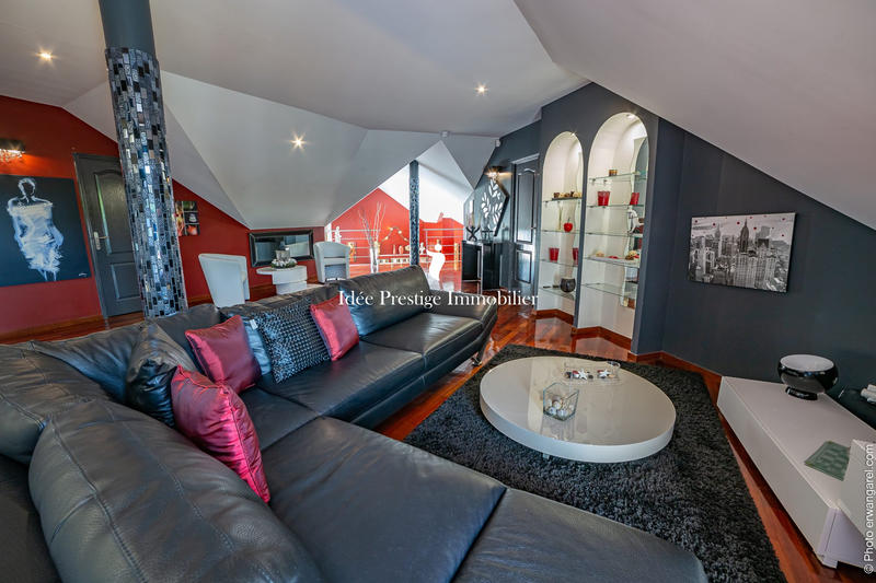 Maison contemporaine - 574 m² - 15 pièces