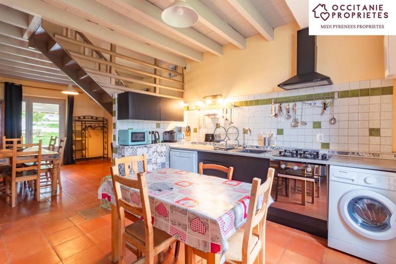 Propriété - 277 m² - 13 pièces