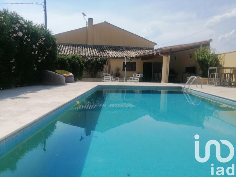 Maison - 280 m² - 9 pièces