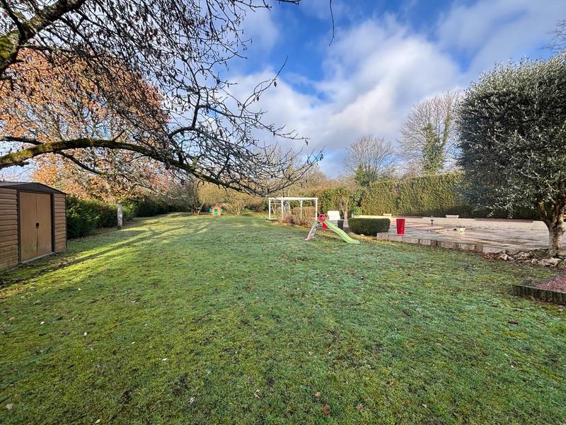 Maison - 224 m² - 8 pièces