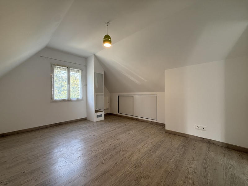 Maison - 198 m² - 7 pièces