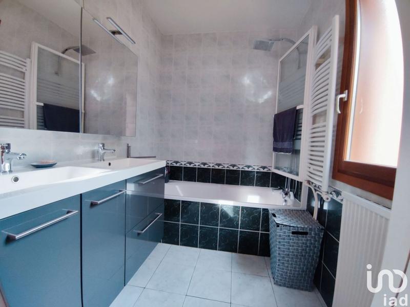 Maison - 143 m² - 6 pièces