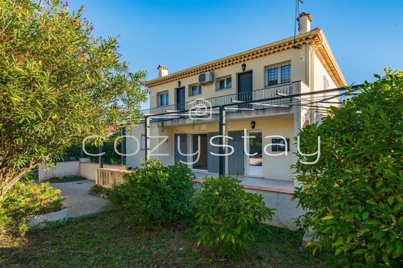 Villa - 305 m² - 10 pièces