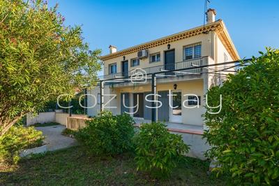 Villa - 305 m² - 10 pièces