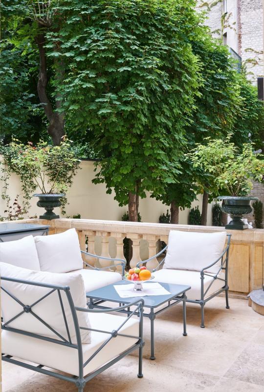 Château - 1 700 m² - 16 pièces