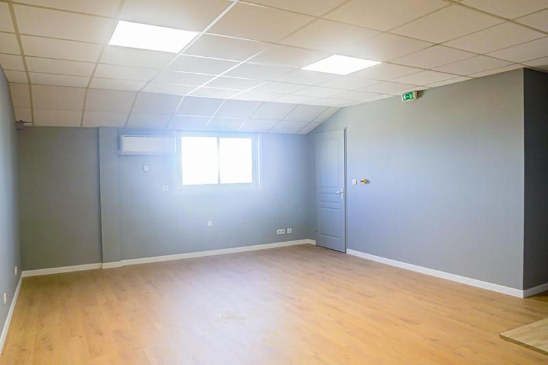 Local commercial - 180 m² - 7 pièces