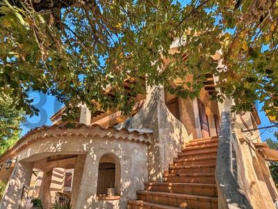 Mas - 230 m² - 6 pièces