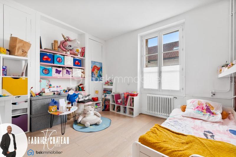 Maison - 200 m² - 8 pièces