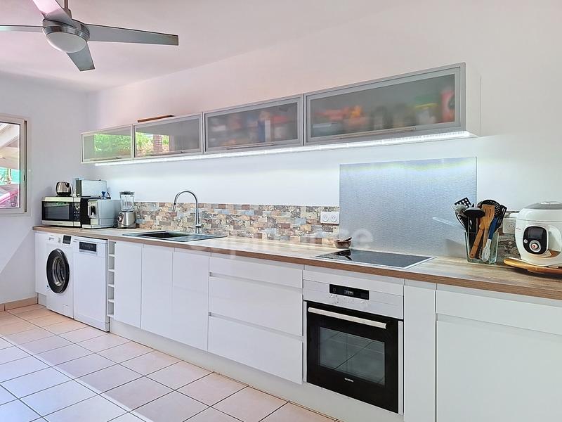 Villa - 196 m² - 4 pièces