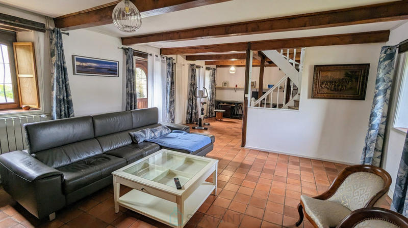 Maison - 200 m² - 7 pièces