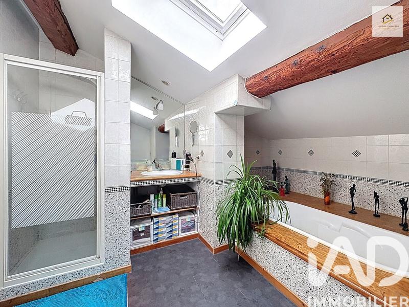 Maison - 210 m² - 7 pièces