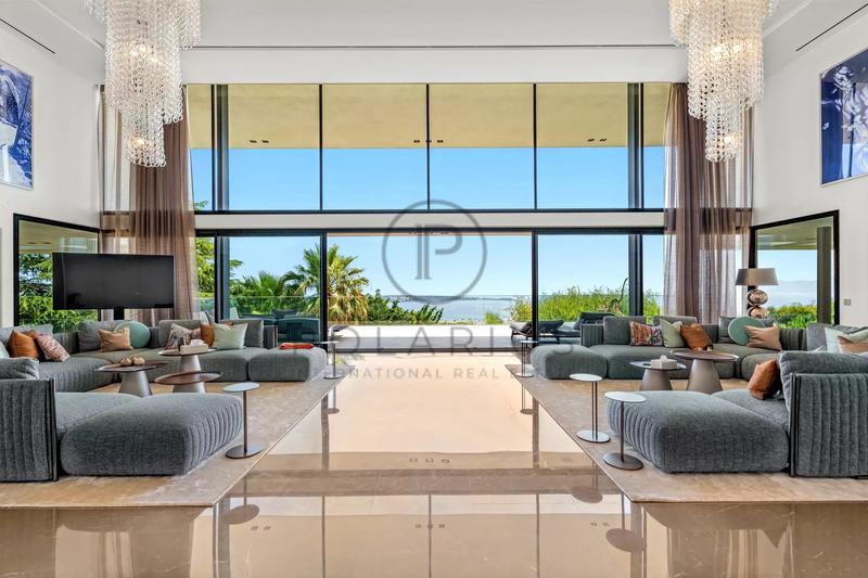 Villa - 1 400 m² - 15 pièces