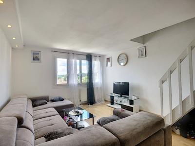 Appartement - 80 m² - 4 pièces