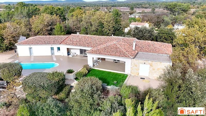 Villa - 205 m² - 5 pièces