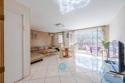 Appartement - 100 m² - 5 pièces