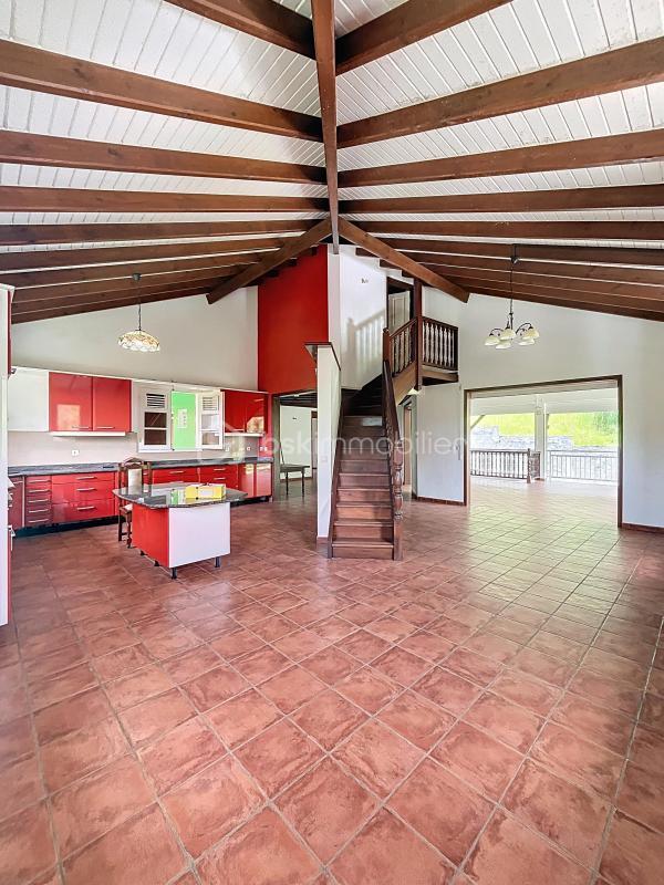 Maison - 199 m² - 5 pièces