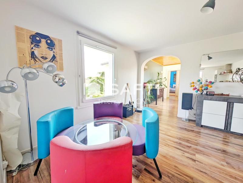 Maison - 202 m² - 7 pièces