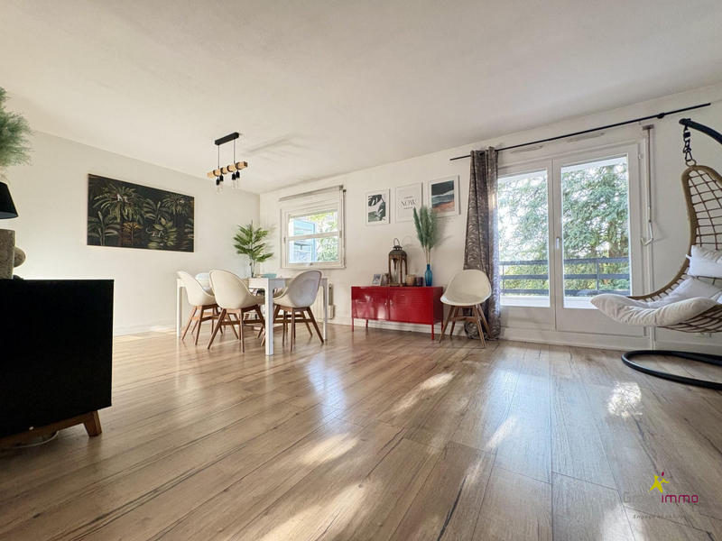 Appartement - 82 m² - 3 pièces