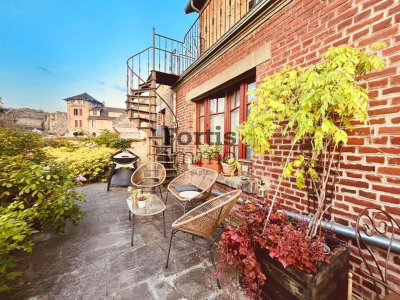 Château - 150 m² - 5 pièces