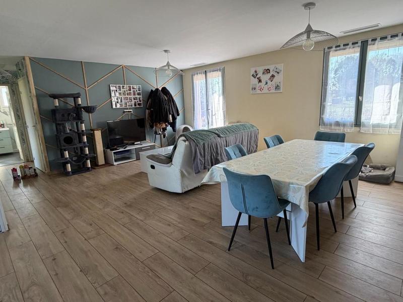 Maison traditionnelle - 90 m² - 5 pièces