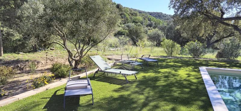 Villa - 250 m² - 5 pièces