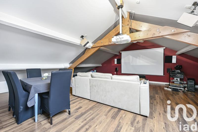 Maison - 240 m² - 11 pièces