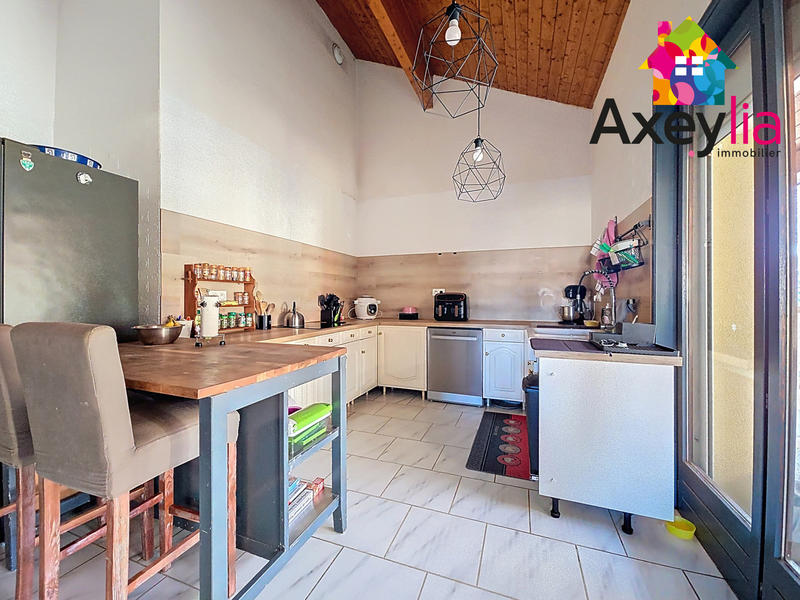 Maison - 203 m² - 7 pièces