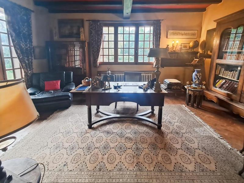 Maison - 325 m² - 11 pièces