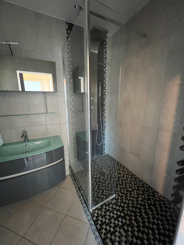 Appartement - 85 m² - 4 pièces