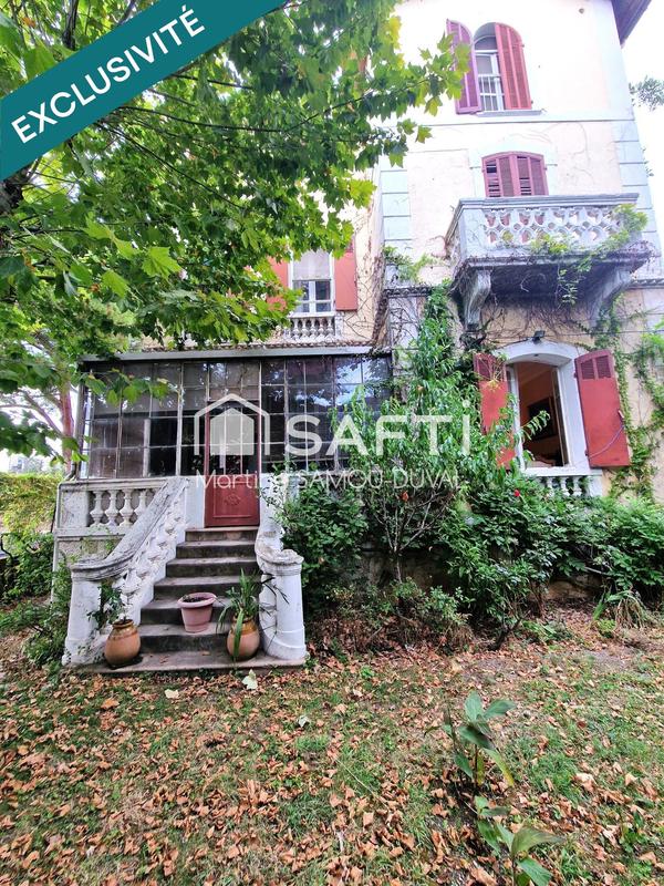 Maison - 200 m² - 9 pièces