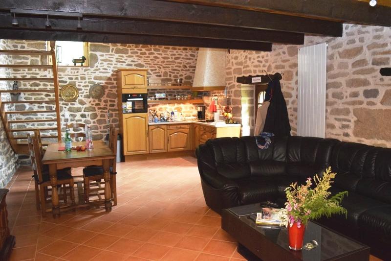 Maison - 274 m² - 11 pièces