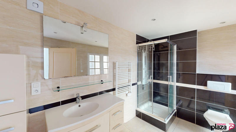 Maison - 102 m² - 4 pièces