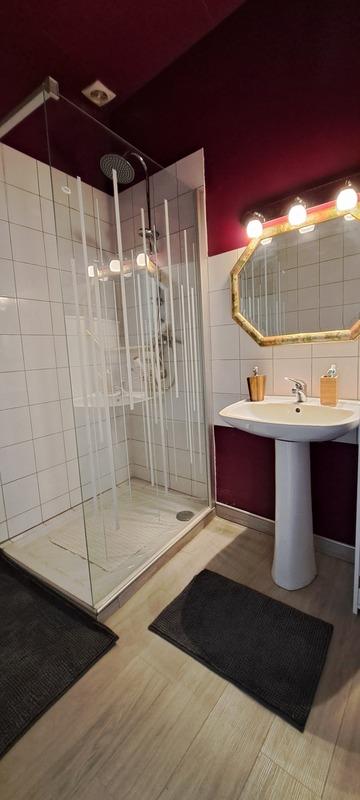 Maison - 184 m² - 9 pièces