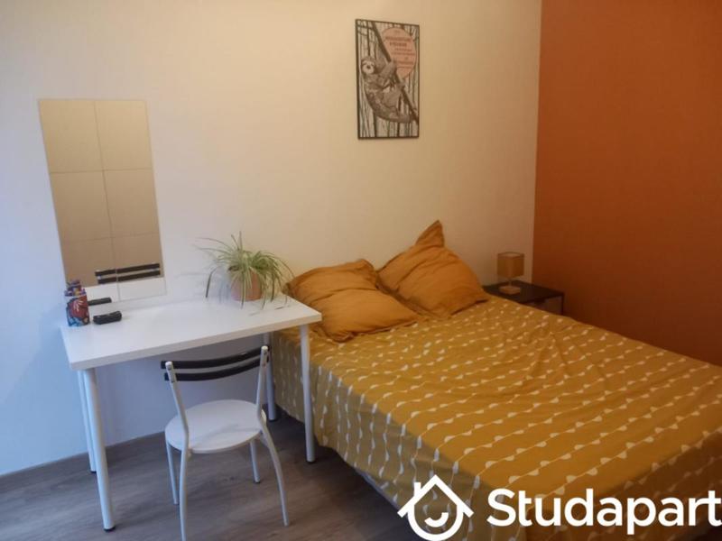 Chambre - 12 m² - 1 pièce