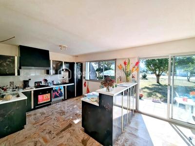 Maison d'architecte - 207 m² - 6 pièces