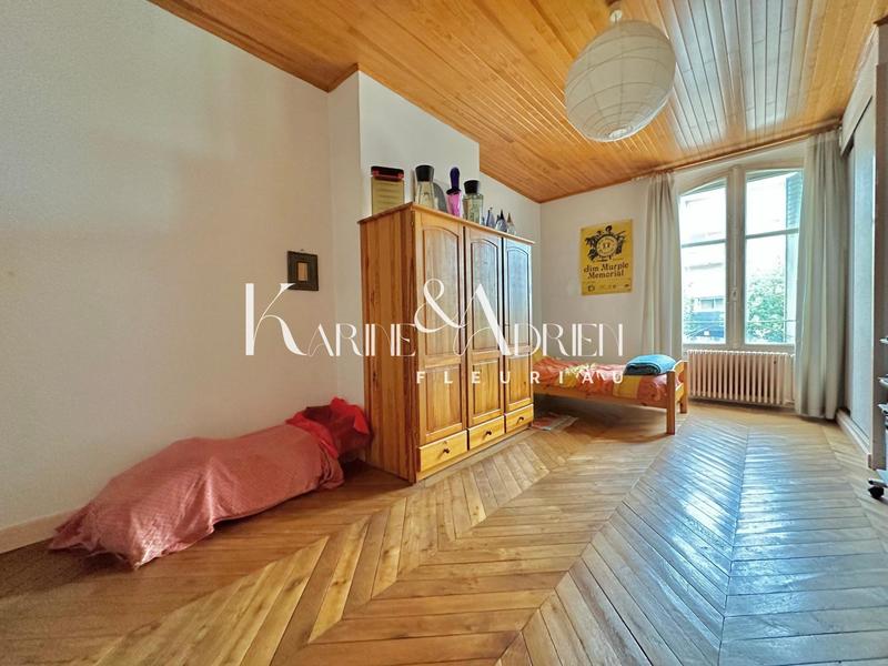 Maison - 386 m² - 10 pièces