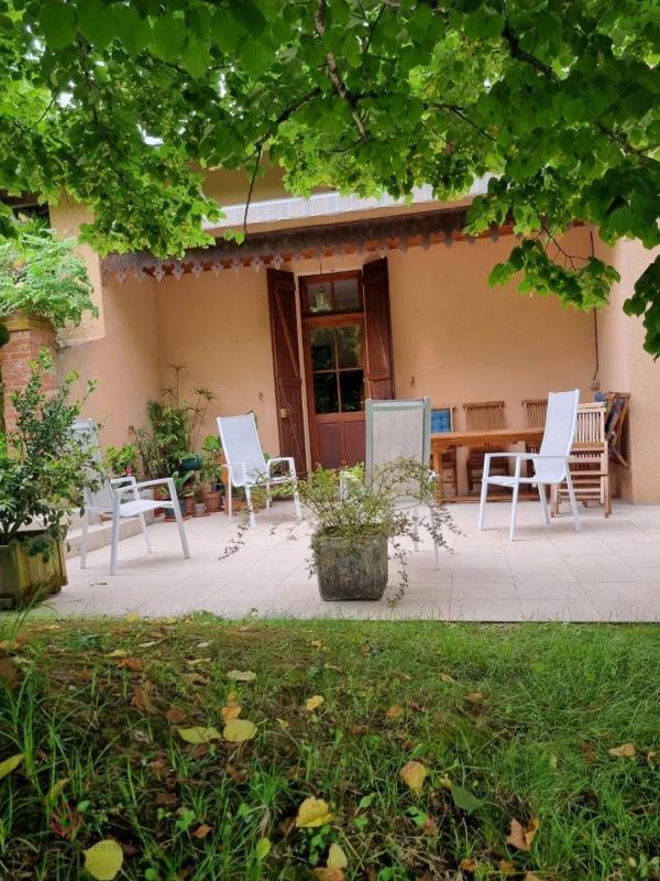 Maison - 212 m² - 12 pièces