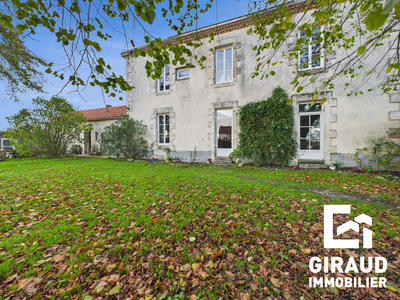 Maison ancienne - 215 m² - 7 pièces