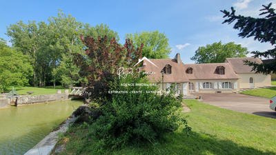 Maison ancienne - 250 m² - 11 pièces