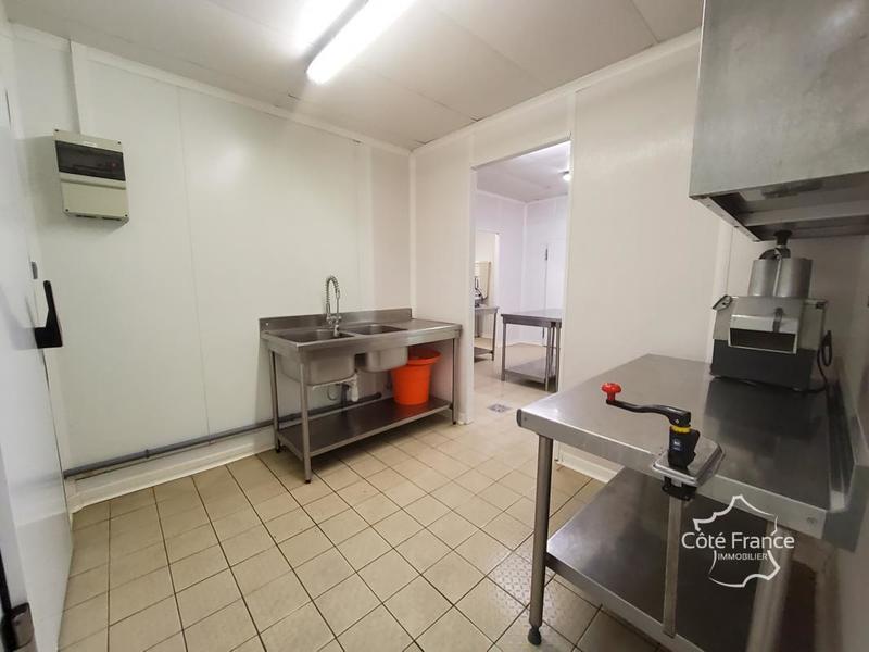 Local d'activité / Entrepôt - 208 m²