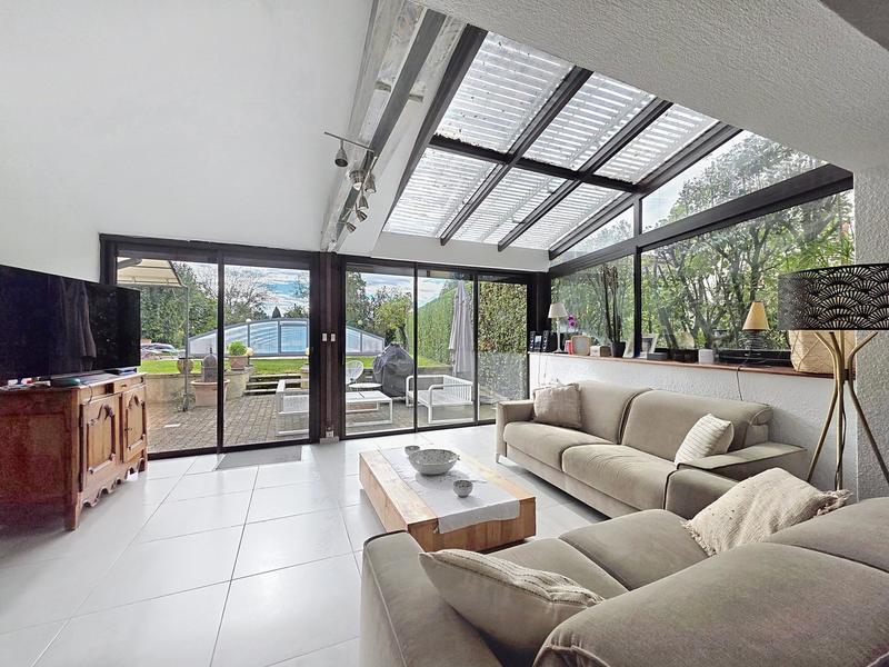 Maison - 246 m² - 10 pièces