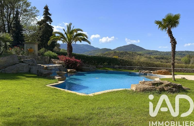 Maison - 380 m² - 9 pièces